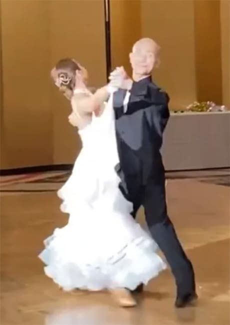 東照雄さんと藤井智子先生によるワルツのデモンストレーション